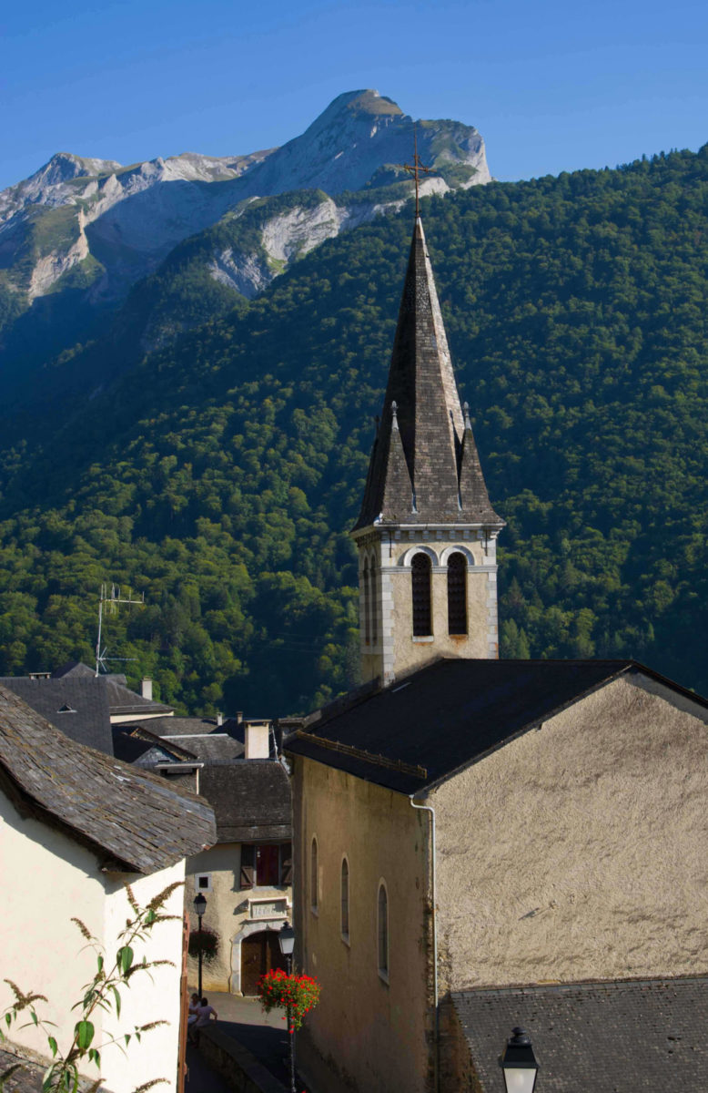 Eglise du village d'Aas