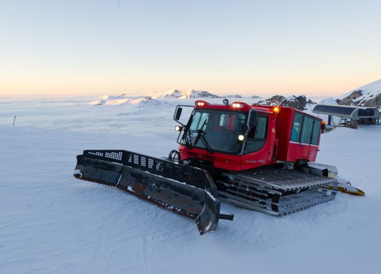 Visite du domaine skiable en dameuse