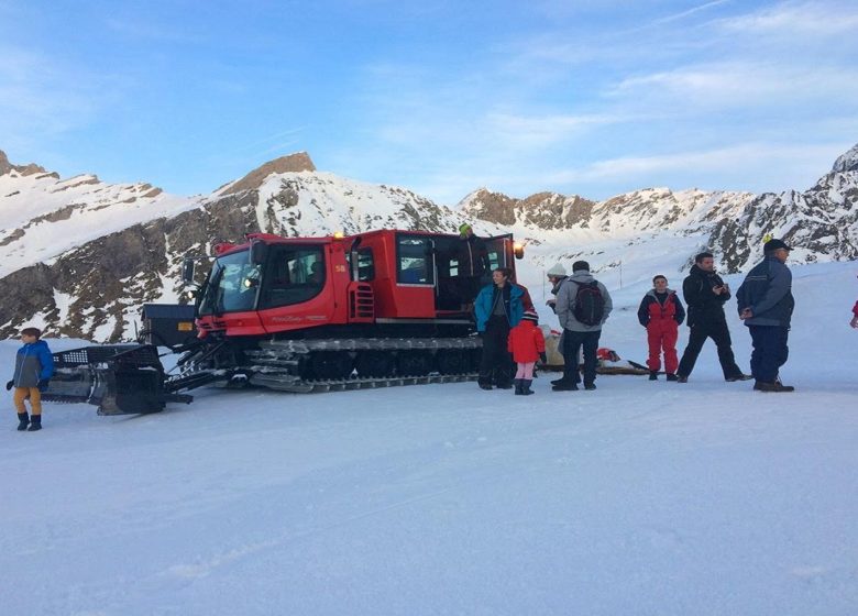 Visite du domaine skiable en dameuse