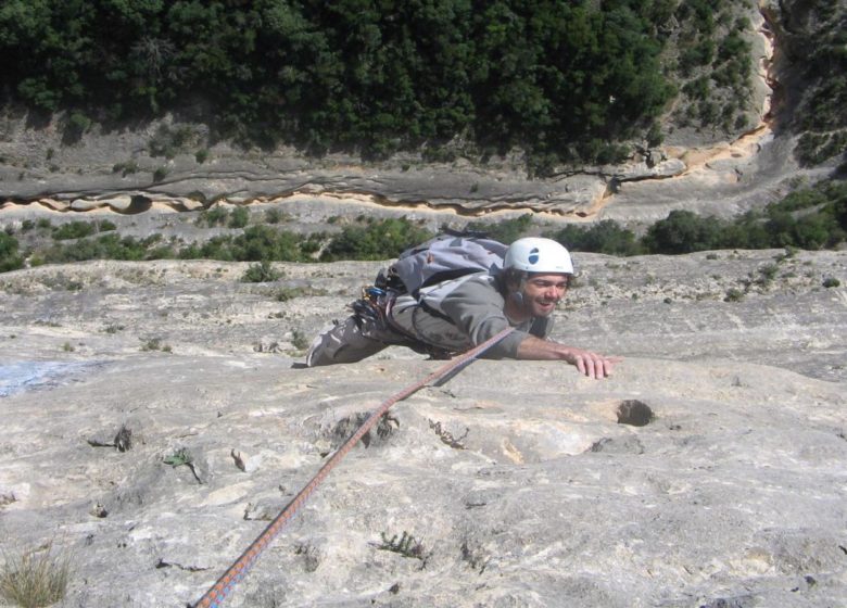 Mr Étienne TOUTAN – Accompagnateur montagne – Moniteur escalade et canyon