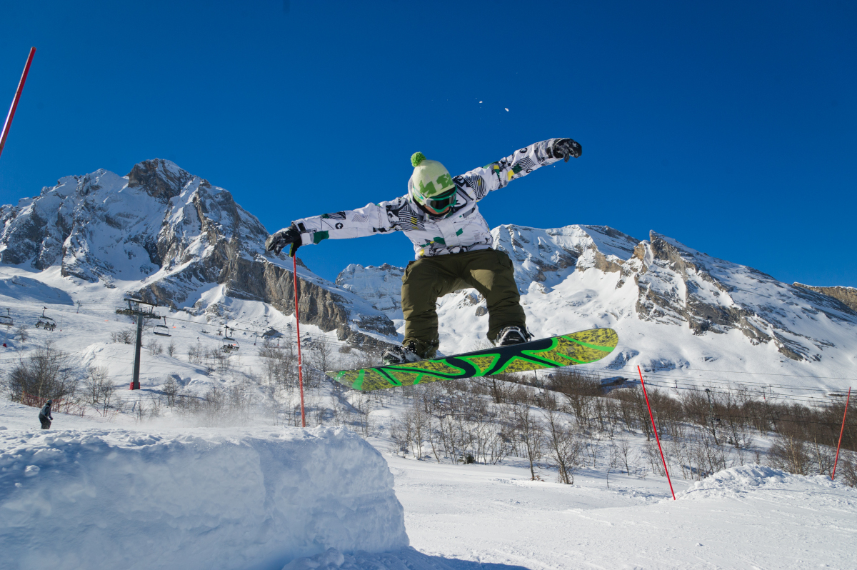 Snowboard sur le snowpark de Gourette