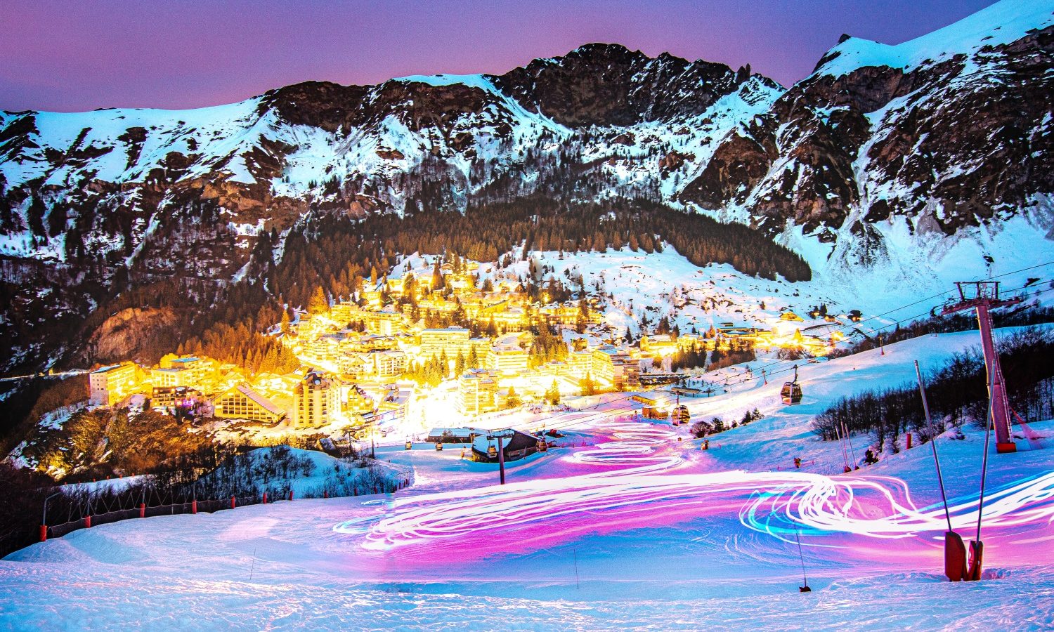 Descente au flambeau féérique à Gourette dans les Pyrénées