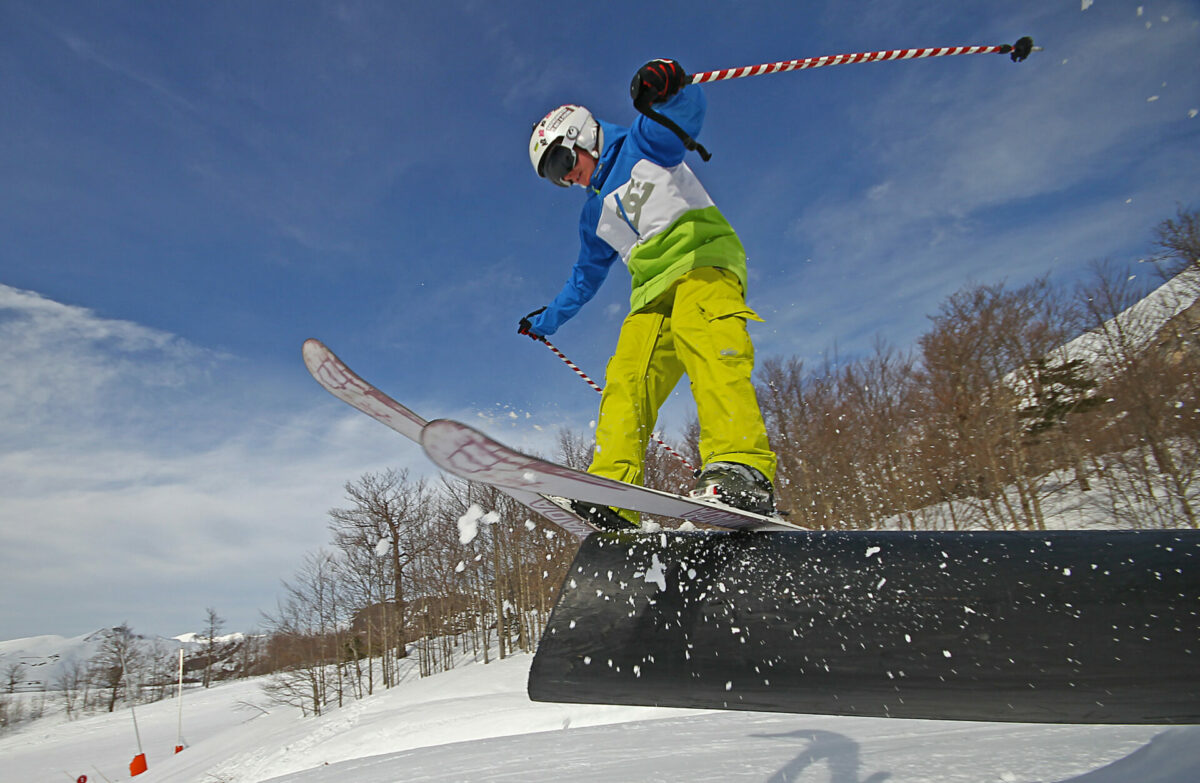 Enfant skieurs en freestyle à Gourette