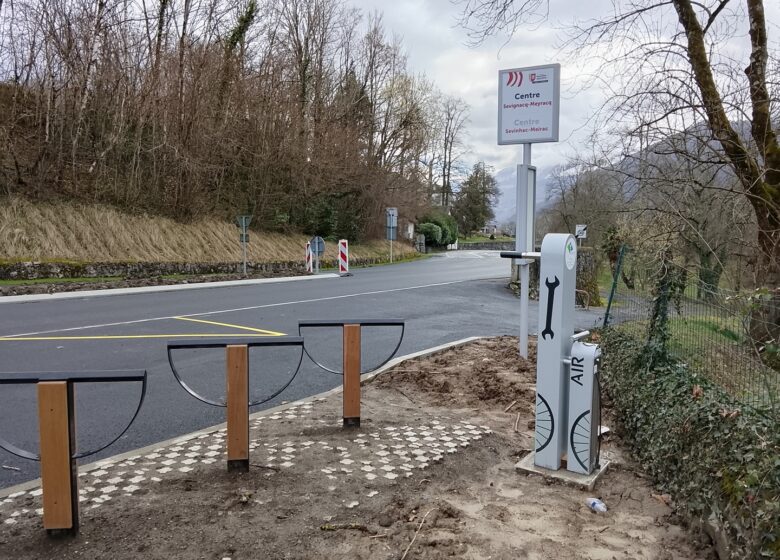 Station de réparation vélos Sévignacq-Meyracq – Arrêt de bus