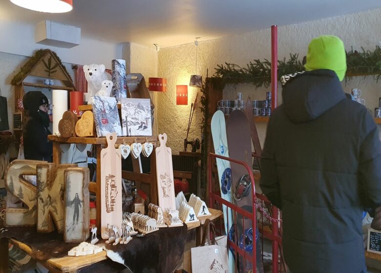 La Québotte – Boutique Souvenirs Décos Montagne & Bar