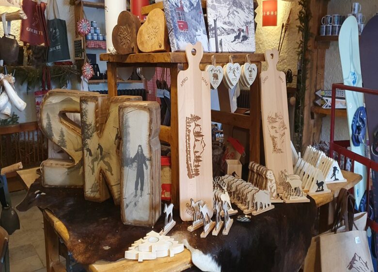 La Québotte – Boutique Souvenirs Décos Montagne & Bar