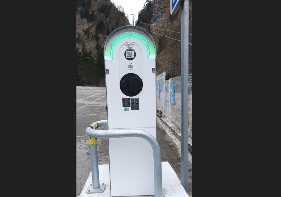 Borne de recharge électrique voiture