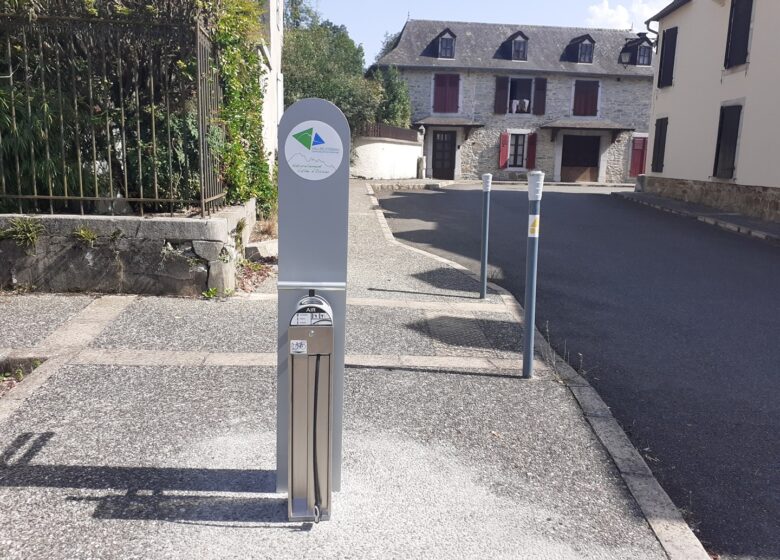 Station de réparation vélos Rébénacq – Mairie