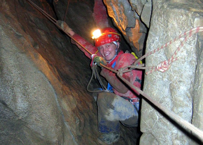 Aqua Vertige – Guía de cañones de espeleología