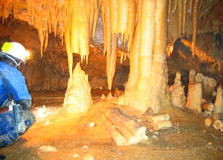 Aqua Vertige – Guida al canyon speleologico