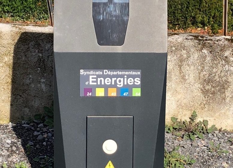 Borne de recharge électrique voiture