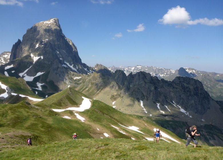 Ossau Valley Mountain Office – Berg- und Schluchtenführer