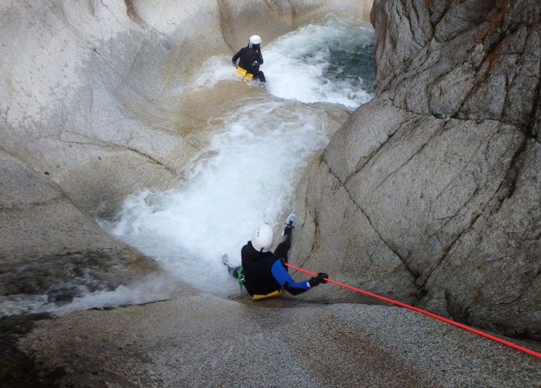 1/2 journée canyoning sportif sensation