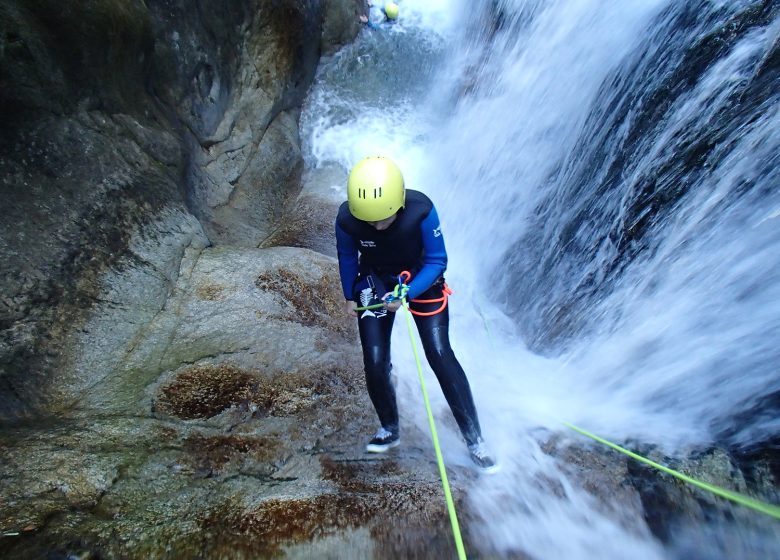 1/2 journée canyoning sportif sensation