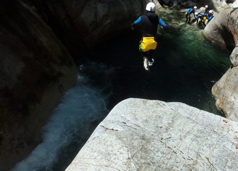 1/2 journée canyoning sportif sensation