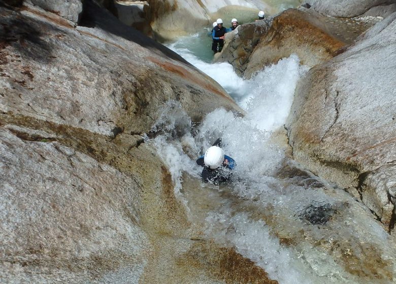 1/2 journée canyoning sportif sensation