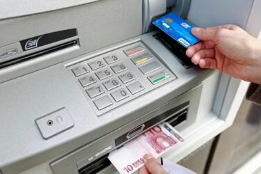Distributeur bancaire Crédit agricole