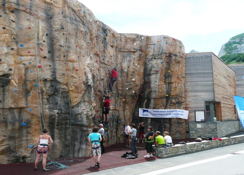 Mur d’escalade extérieur