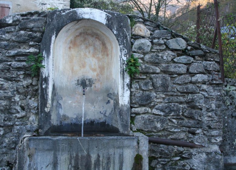 Visita cantada al pueblo de Laruns