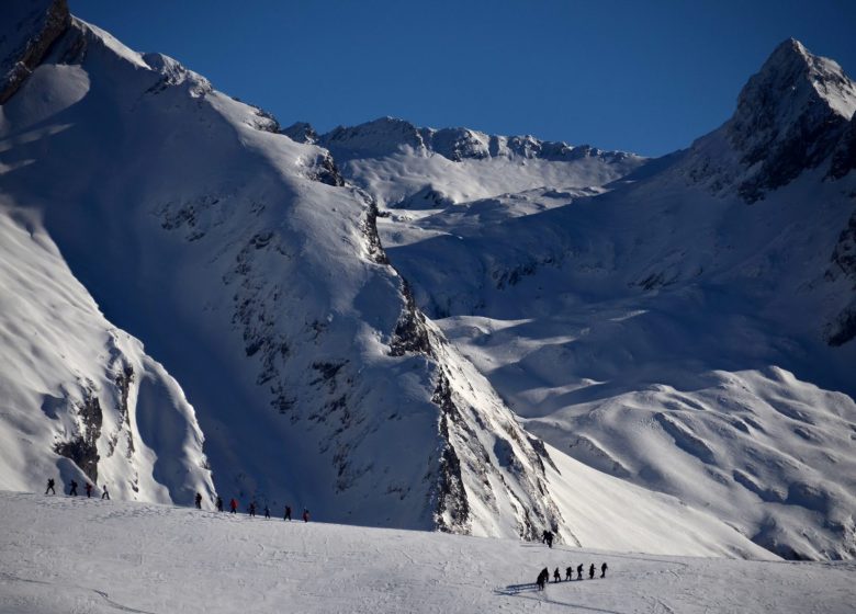 Racchette da neve nel Massiccio dell'Ossau