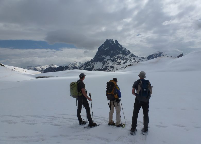 Racchette da neve nel Massiccio dell'Ossau