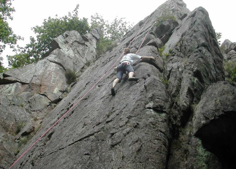 Initiation à l’escalade en rocher école