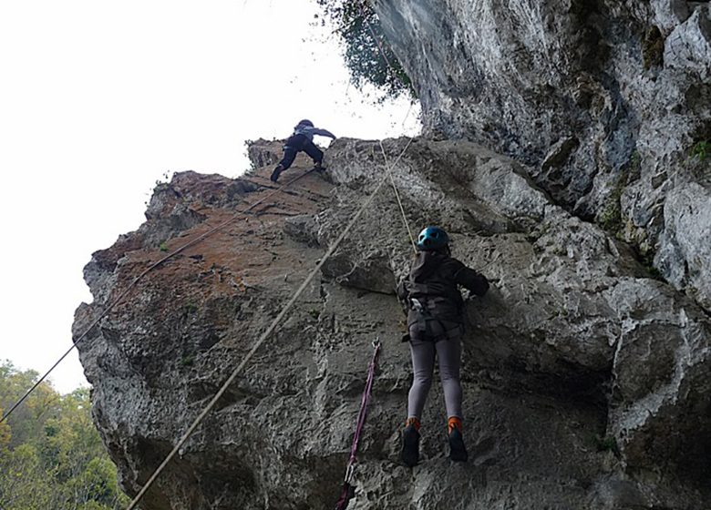 Initiation à l’escalade en rocher école