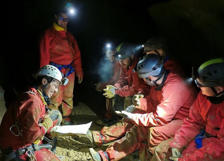 1/2 dag Speleologie-Sneeuwschoenwandelen