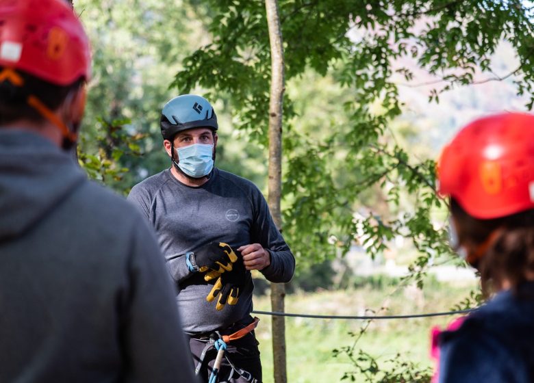 Grote tokkelbaan met bochten - Laruns Aventures