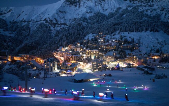 Descente aux flambeaux des moniteurs ESF