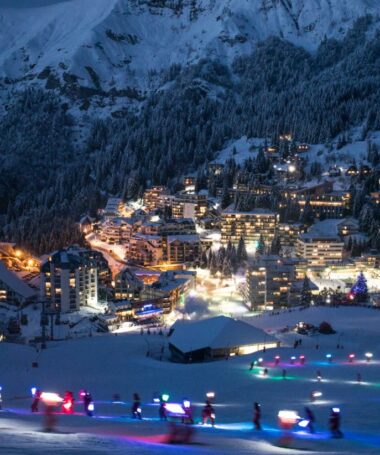 Descente aux flambeaux des moniteurs ESF