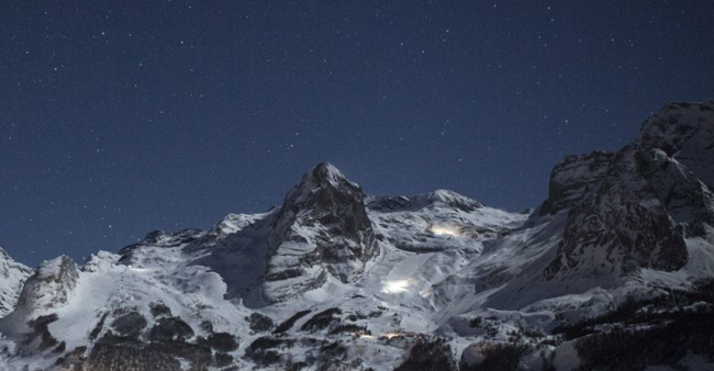 Observation des étoiles au télescope « Des étoiles dans les yeux »