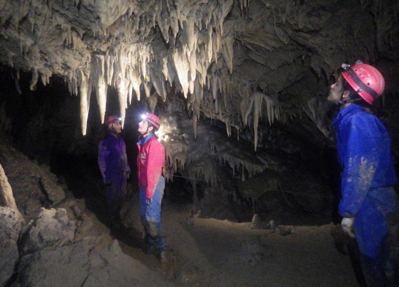 Aqua Vertige – Guida al canyon speleologico